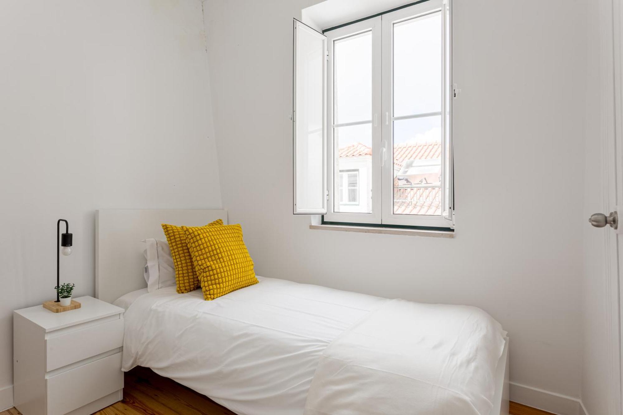 3-bed Flat Retreat By Sao Jorge Castle Apartment