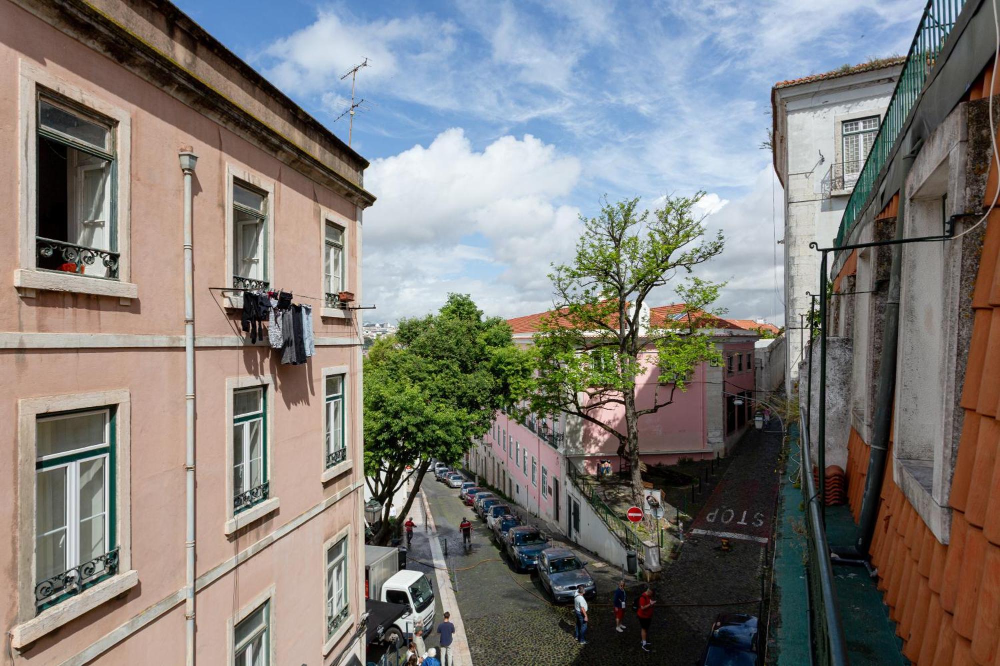 Apartment 3-bed Flat Retreat By Sao Jorge Castle Lisbon
