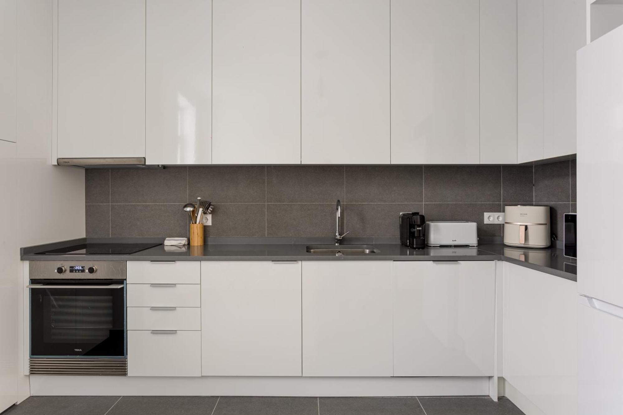 3-bed Flat Retreat By Sao Jorge Castle Apartment *
