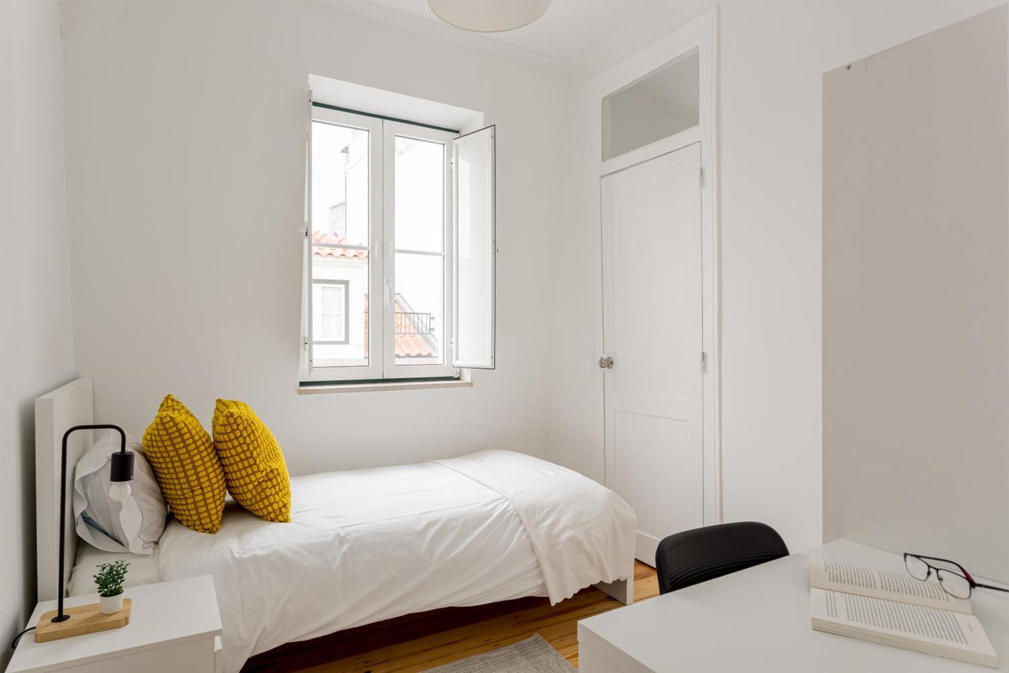 Apartment 3-bed Flat Retreat By Sao Jorge Castle Lisbon
