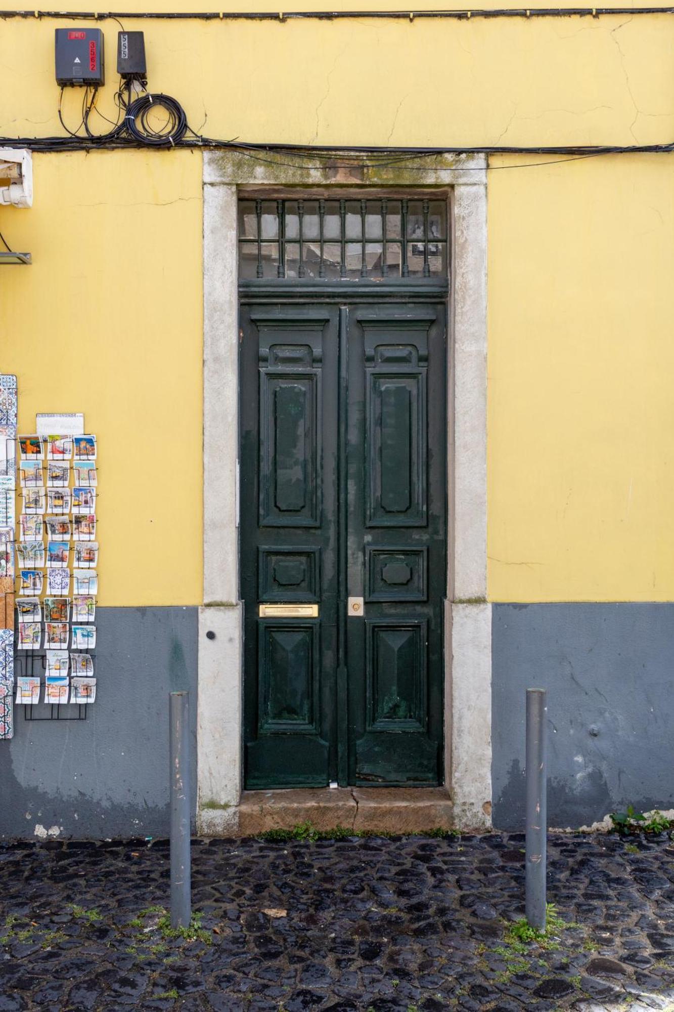 Apartment 3-bed Flat Retreat By Sao Jorge Castle Lisbon